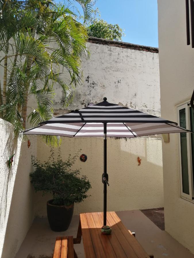 マサトラン Casa Dahlia 2 Bed & Breakfast エクステリア 写真